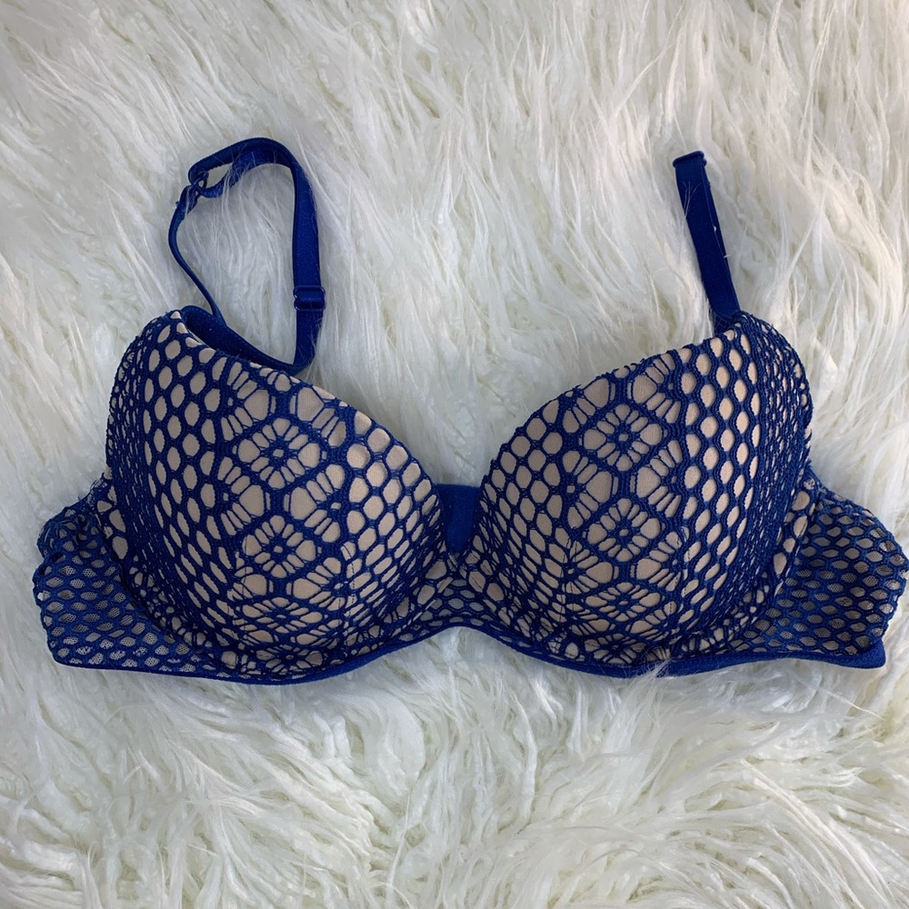 🌸 Victoria’s Secret Blue/nude lace Bra | 34B